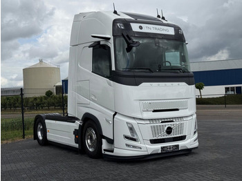 Тягач VOLVO FH13 460