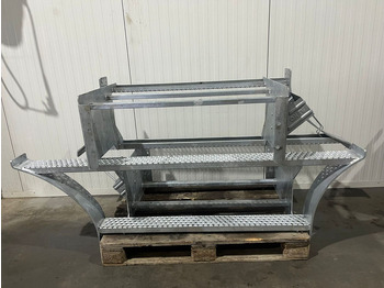 Кабина и интерьер LIEBHERR