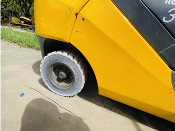 Газовый погрузчик Komatsu 30 series: фото 2 Газовый погрузчик Komatsu 30 series: фото 2