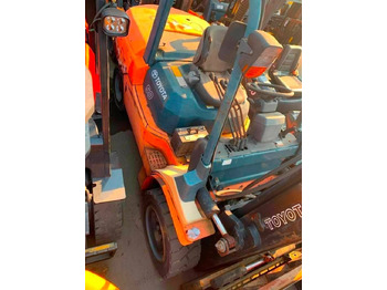 : фото в шапке страницы