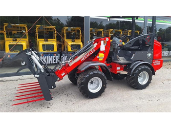 Компактный фронтальный погрузчик