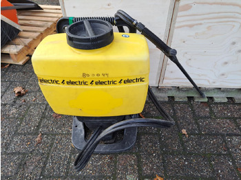 Оборудование для клининга Set Spuitapparatuur: 5x Rugspuit, 2x Duwspuit, 2 Vul-/Spoelmachines, 1x Mantis UVL Spuit Installatie: фото 5