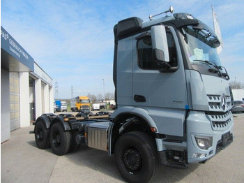 Грузовик-шасси Mercedes-Benz Arocs 5 3351K 6x4 Fgst. neu: фото 3