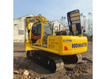 Гусеничный экскаватор KOMATSU PC200