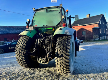 Трактор 2001 Deutz-Fahr Agrotron 120 4x4 tractor with front loader, 2 sets of tires, snowplow mount, and blade.: фото 3