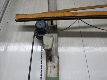 Кран DEMAG