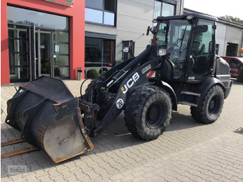 Колёсный погрузчик JCB 409: фото 2