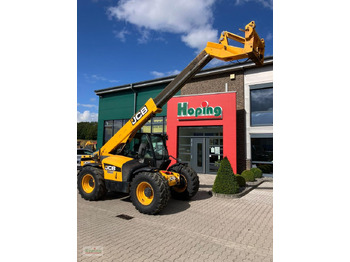 Телескопический погрузчик JCB