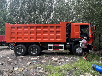 Самосвал SINOTRUK HOWO