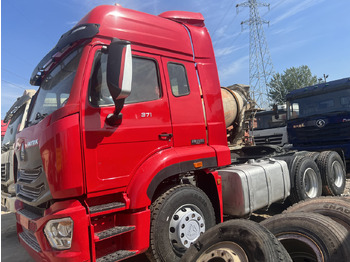Тягач SINOTRUK