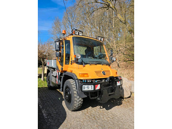 Снегоуборочная машина UNIMOG U400