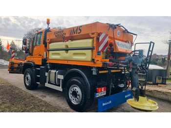 Снегоуборочная машина Zu vermieten Unimog 405 U527 Winterdienst Schmidt Salzstreuer 423 429 430 Mercedes Benz 318 527 Vermietung: фото 3
