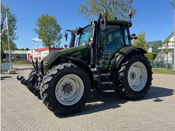 Трактор VALTRA