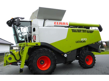 Зерноуборочный комбайн CLAAS Lexion 670