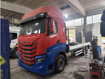 Грузовик бортовой/ Платформа IVECO S-WAY