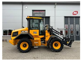 Колёсный погрузчик JCB 411