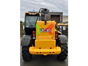 Телескопический погрузчик JCB