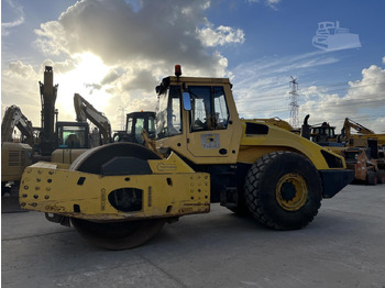 Каток BOMAG