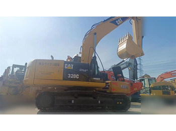 Гусеничный экскаватор CATERPILLAR 320C