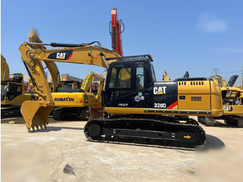 Гусеничный экскаватор CATERPILLAR 320D