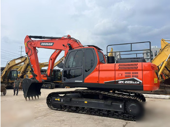 Гусеничный экскаватор DOOSAN DX225LC