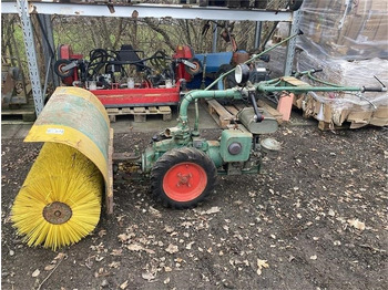 Промышленная подметальная машина