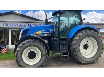 Трактор NEW HOLLAND T7000