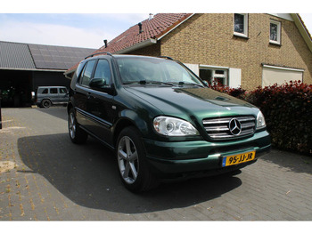 Внедорожник MERCEDES-BENZ