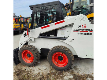 Мини-погрузчик с бортовым поворотом BOBCAT S16