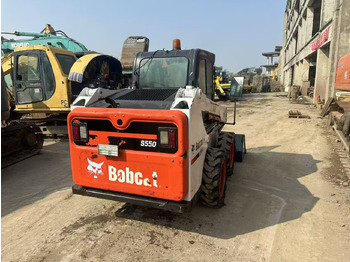 Мини-погрузчик с бортовым поворотом BOBCAT S550: фото 4