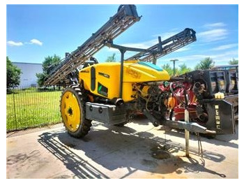 Прицепной опрыскиватель