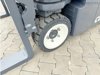 Четырехсторонний погрузчик Combilift Combilift CBE2500 / TRIPLEX / 5500MM / FREE LIFT / ELECTRIC DRIVE / ONLY 2300 MTH / FORK POSITIONER / SIDE SHIFT / NEW TYRES / L: фото 4