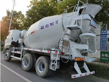 Грузовик-цистерна HINO 700: фото 5 Грузовик-цистерна HINO 700: фото 5