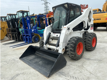 Мини-погрузчик с бортовым поворотом BOBCAT S300