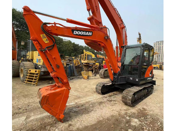 Гусеничный экскаватор DOOSAN DX60-9C