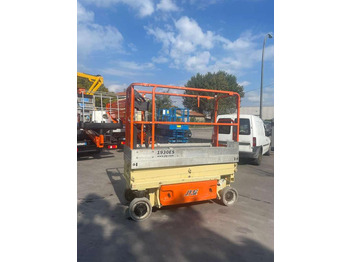 Ножничный подъемник JLG