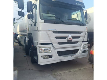 Грузовик-цистерна SINOTRUK Howo 371 Fuel Tanker Click Here For  DISCOUNT: фото 3