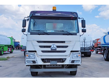 Новый Самосвал для транспортировки сыпучих материалов SINOTRUK Howo 8x4 Tipper Truck for Sale in Guinea: фото 2