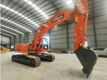 Гусеничный экскаватор DOOSAN DX225