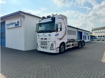 : фото в шапке страницы