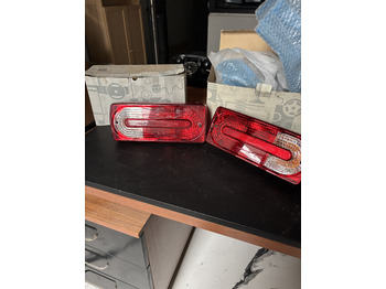 Задний фонарь MERCEDES-BENZ