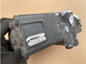 Тормозной клапан для Грузовиков ZAWÓR PODUSZEK MERCEDES ACTROS MP 4 MP4 A0013270725: фото 4 Тормозной клапан для Грузовиков ZAWÓR PODUSZEK MERCEDES ACTROS MP 4 MP4 A0013270725: фото 4