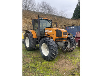 Трактор RENAULT