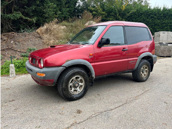 Легковой автомобиль NISSAN