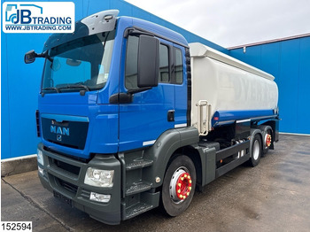 Грузовик-цистерна MAN TGS 26.320