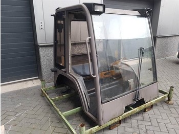 Кабина и интерьер MANITOU