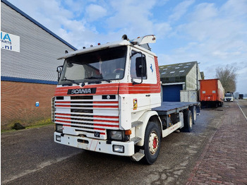 Грузовик бортовой/ Платформа SCANIA R142