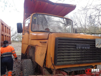 Грузовик-контейнеровоз/ Сменный кузов IVECO