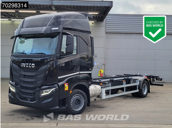 Грузовик-контейнеровоз/ Сменный кузов IVECO S-WAY