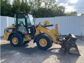 Колёсный погрузчик CATERPILLAR 906H